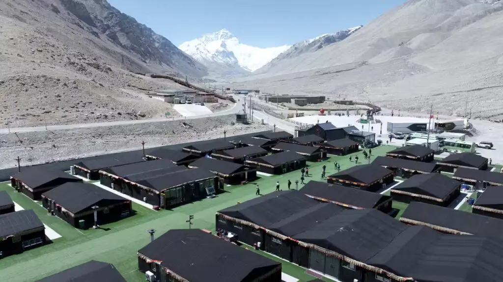 tent guest houses at Tibet Everest base camp 