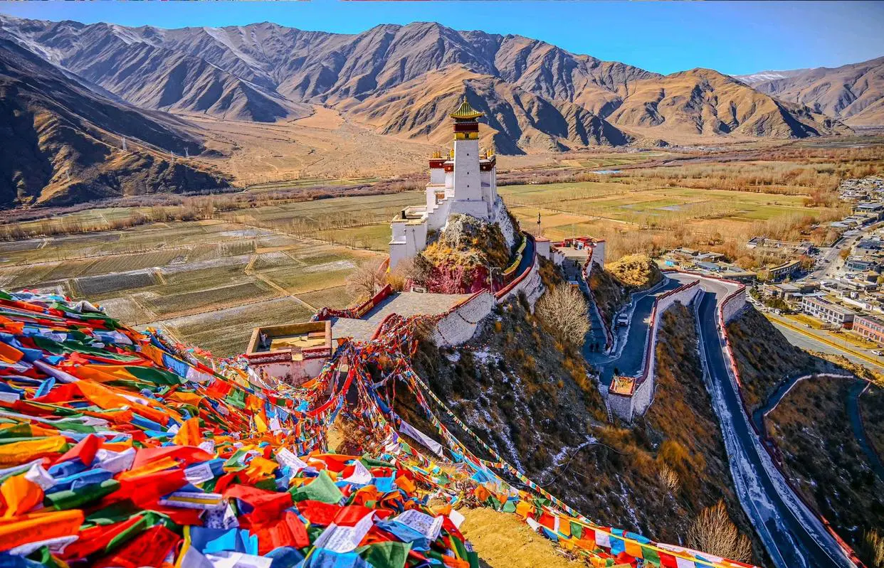 yongbulakang-palace-yarlung-valley-central-tibet