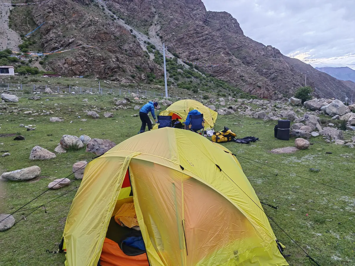 high-altitude campsite on a Tibet trekking tour