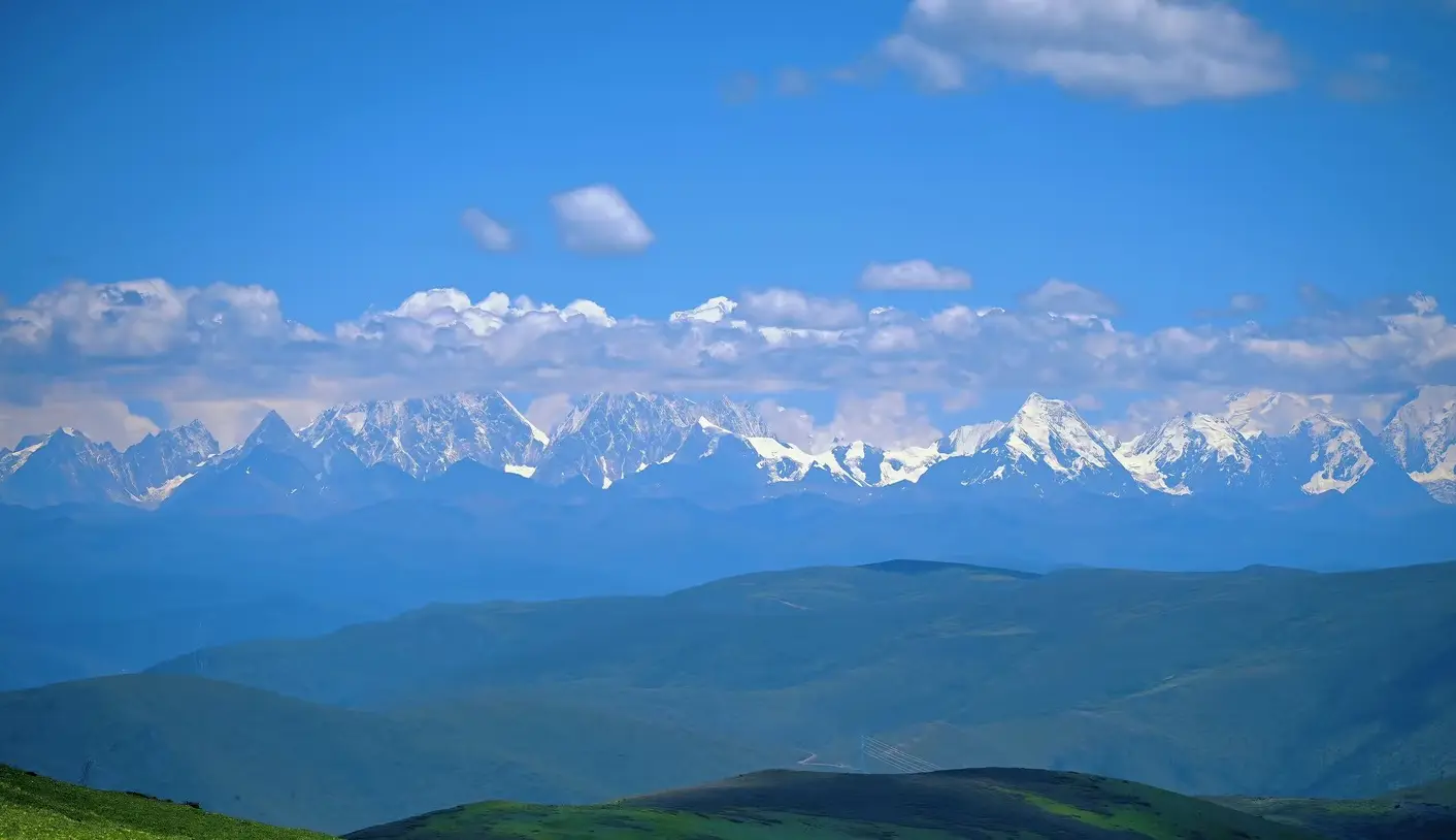 gongga-snow-mountains-view-gaoersi-pass