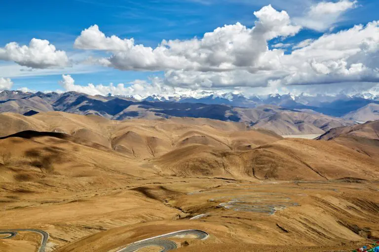 108-Bend Road to Everest Base Camp – Tibet Overland Tours