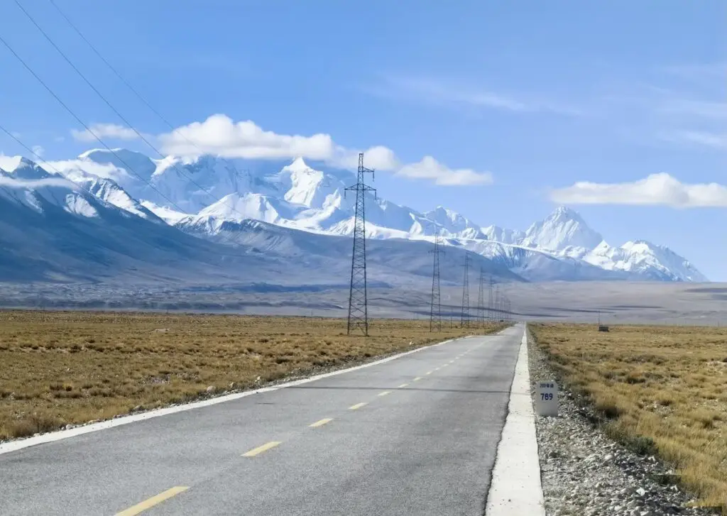 Himalayan mountain views on the overland journey from Lhasa to Kathmandu