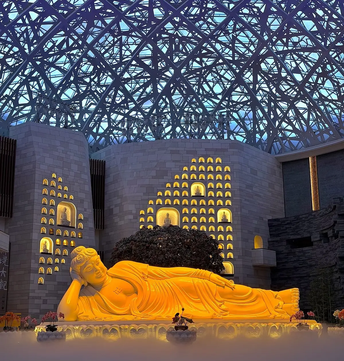 reclining-buddha-usnisa-palace-niushou-mountain