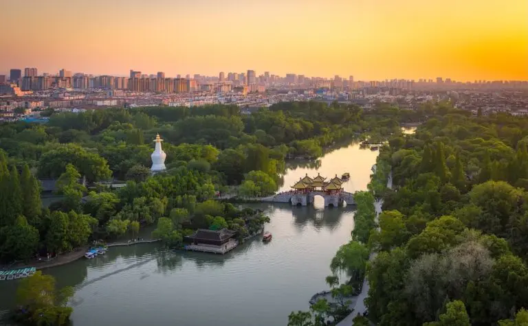 Slender West Lake in Yangzhou