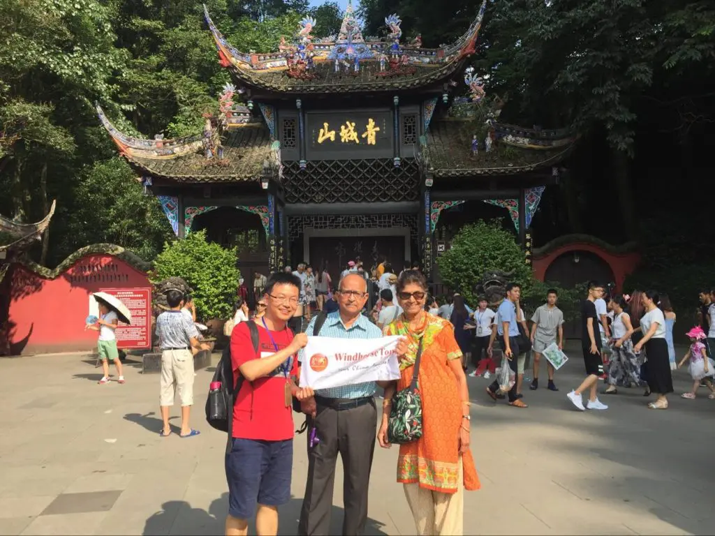 WindhorseTour Chengdu tour guide Sandy with our happy travelers