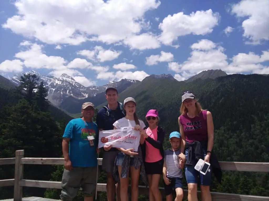 Clare Jiuzhaigou Huanglong Tour