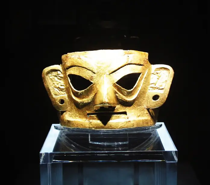 Chengdu Panda Base and Jinsha Museum tour