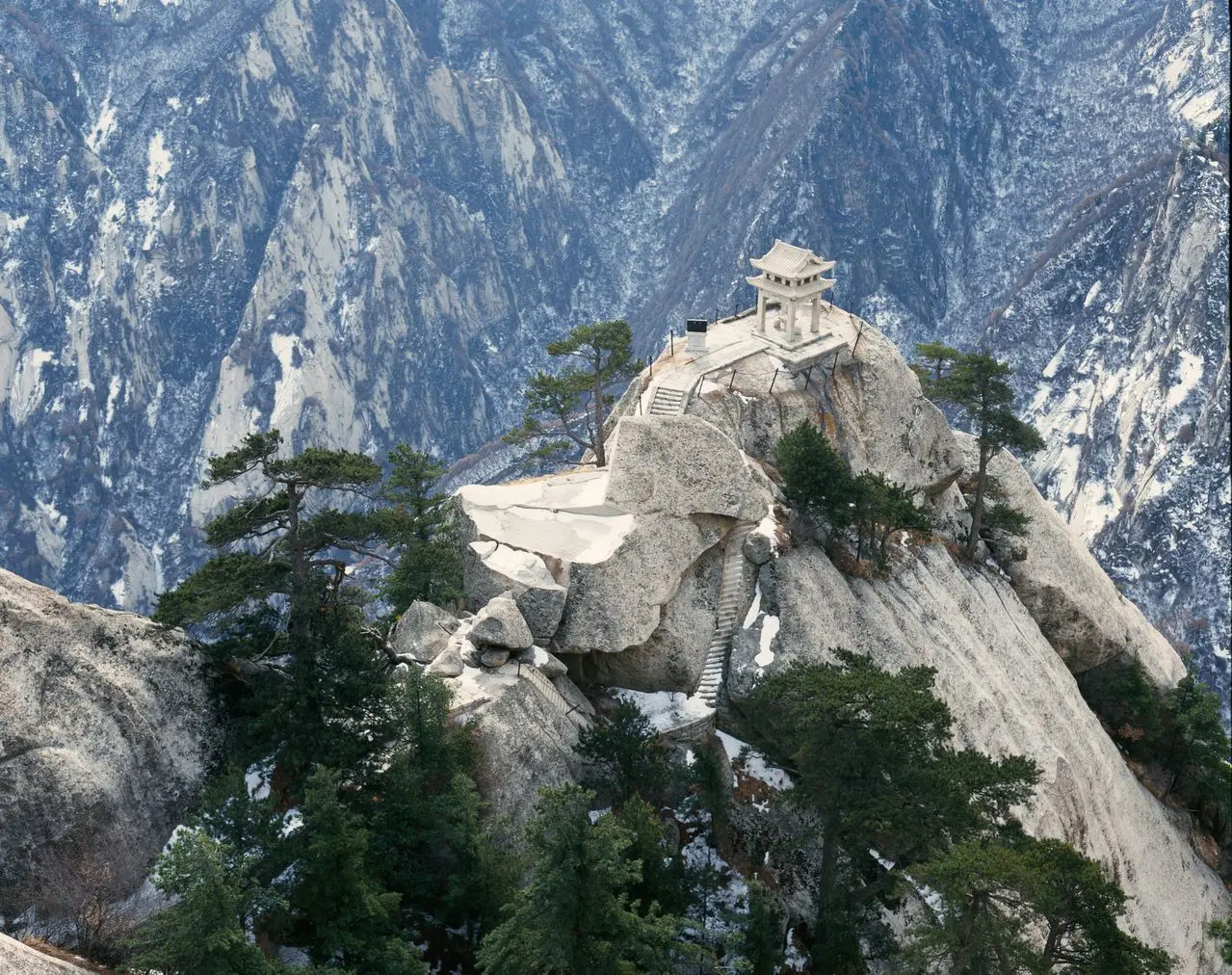 Mount Huashan – step up for adventurous trekking