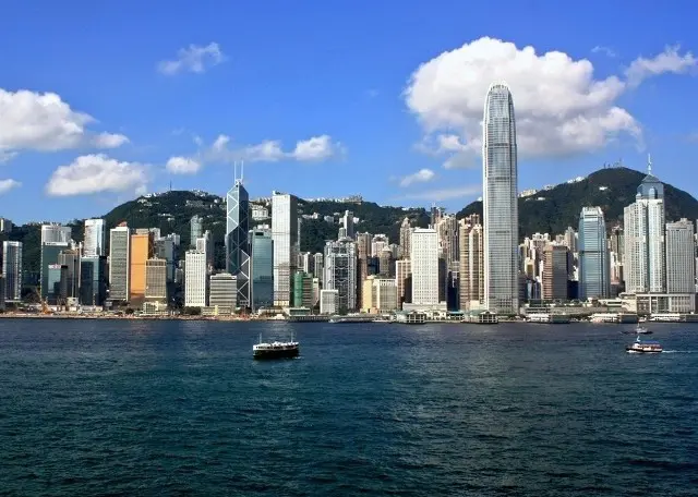 Essence of China tour from Beijing to Hong Kong