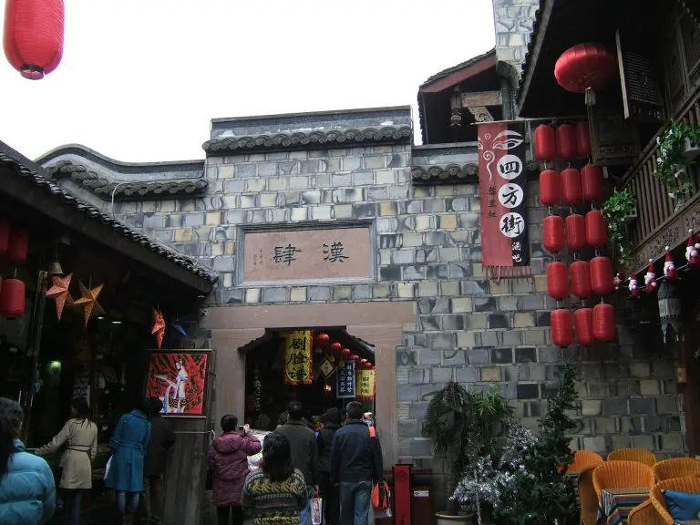Chengdu Panda Base and Jinsha Museum tour