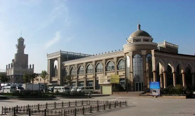 Kashgar to Dunhuang Silk Road Tour