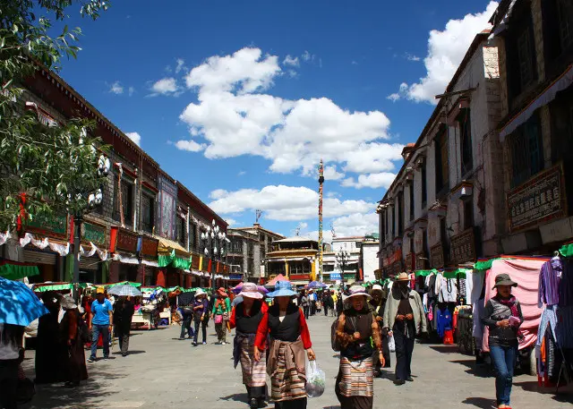 Lhasa to Kathmandu Overland Tour via Everest