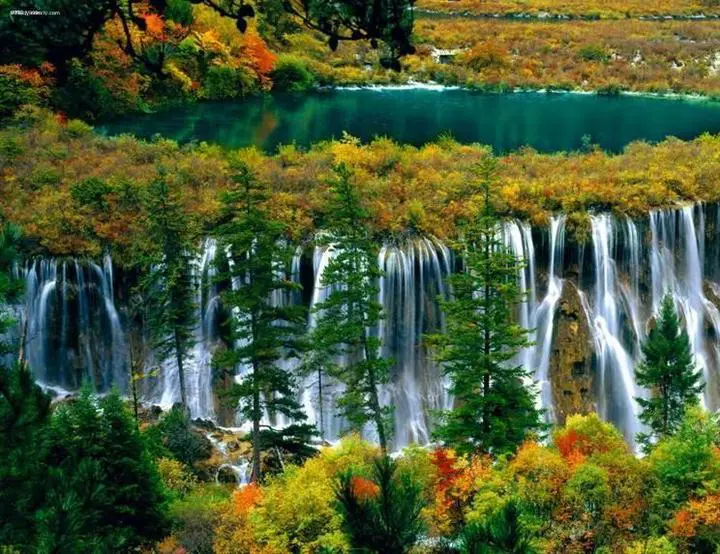 Nuorilang Waterfall in Jiuzhaigou National Park