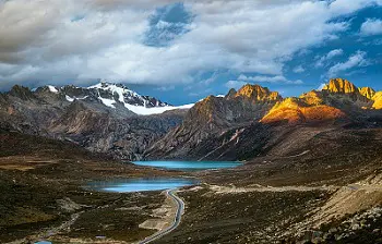 sister-late-near-litang-haizi-mountain