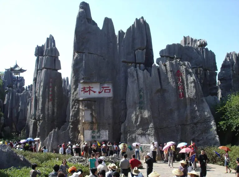 China Panoramic Tour with Yunnan & Zhangjiajie