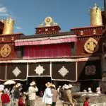 Lhasa Yamdrok Lake Tour with Local Family Visit