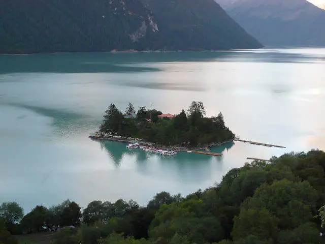 Draksum-tso Lake, Nyingchi Tibet