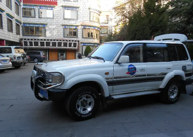 Tibet Lhasa Airport Car Send Off