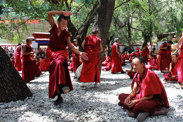 Best Lhasa Tour with Drak Yerpa Caves