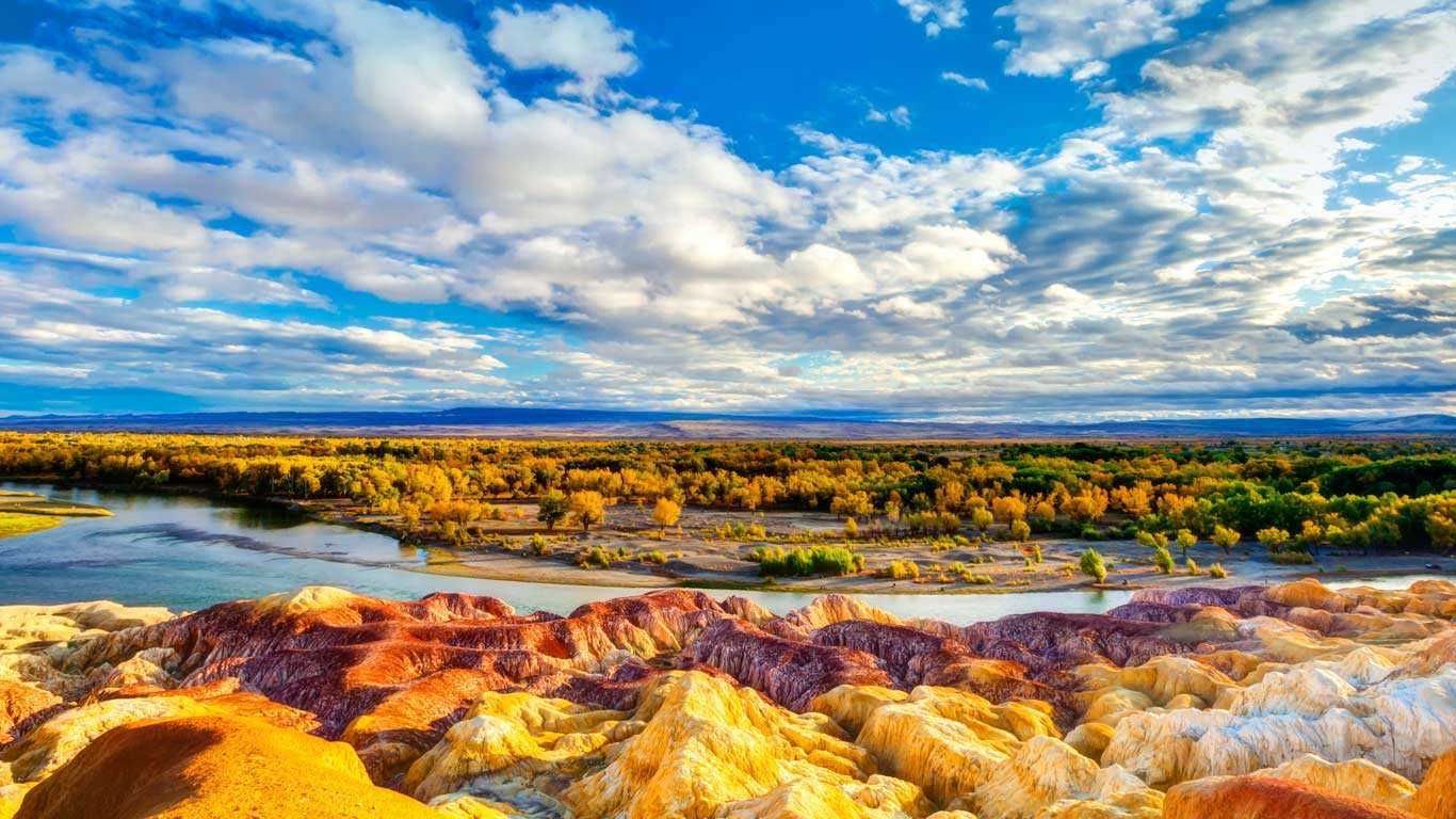 Fiver-color beach at Burqin