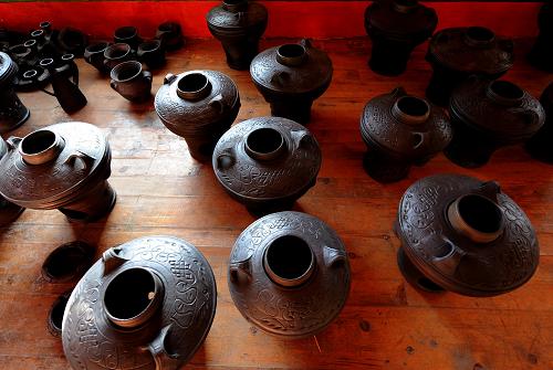 Nakhi Black Pottery Village