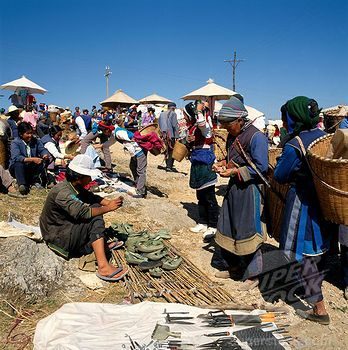 Shaping monday market