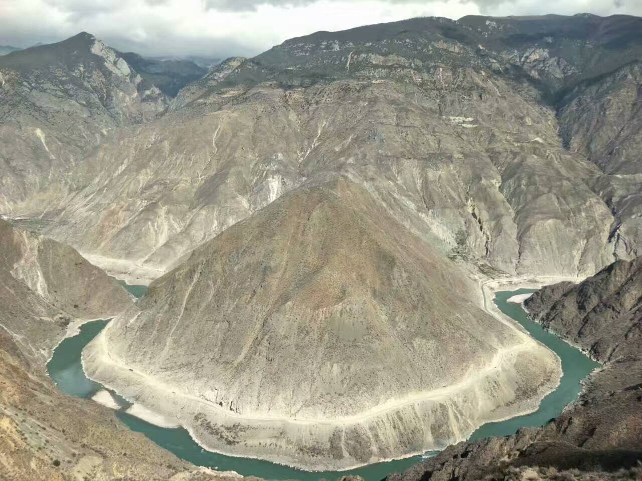 Jinsha river bend in Yunnan