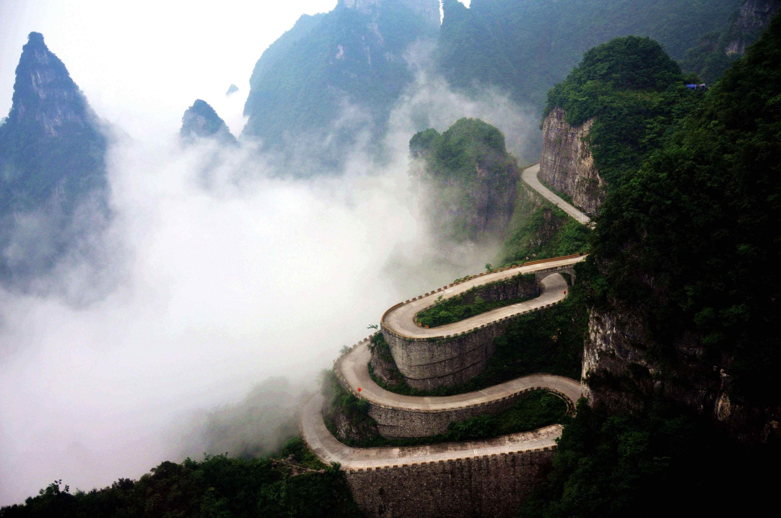 Road to Tianmen mountain Zhangjiajie