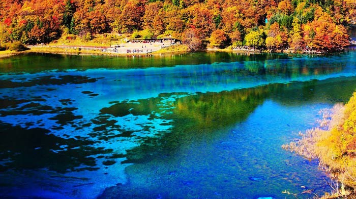 Wuhuahai Lake in Jiuzhaigou
